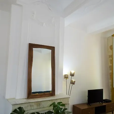 Апартаменти Blue Fountain Luxueux Aix Centre Historique -wifi-smart Tv-